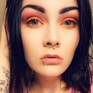 Meet your Posher, Lyda